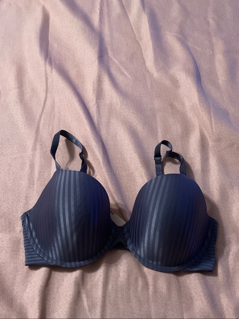 Victoria's Secret Black Striped Molded T-Shirt Bra